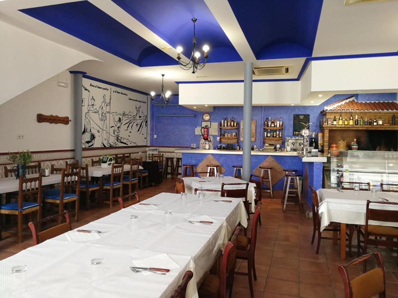 Hostal Restaurante Ego'S カンポ・デ・クリプターナ エクステリア 写真